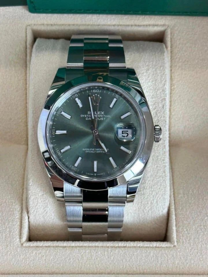 New 2023 Rolex Datejust 41mm 126300 Oyster Green Dial
