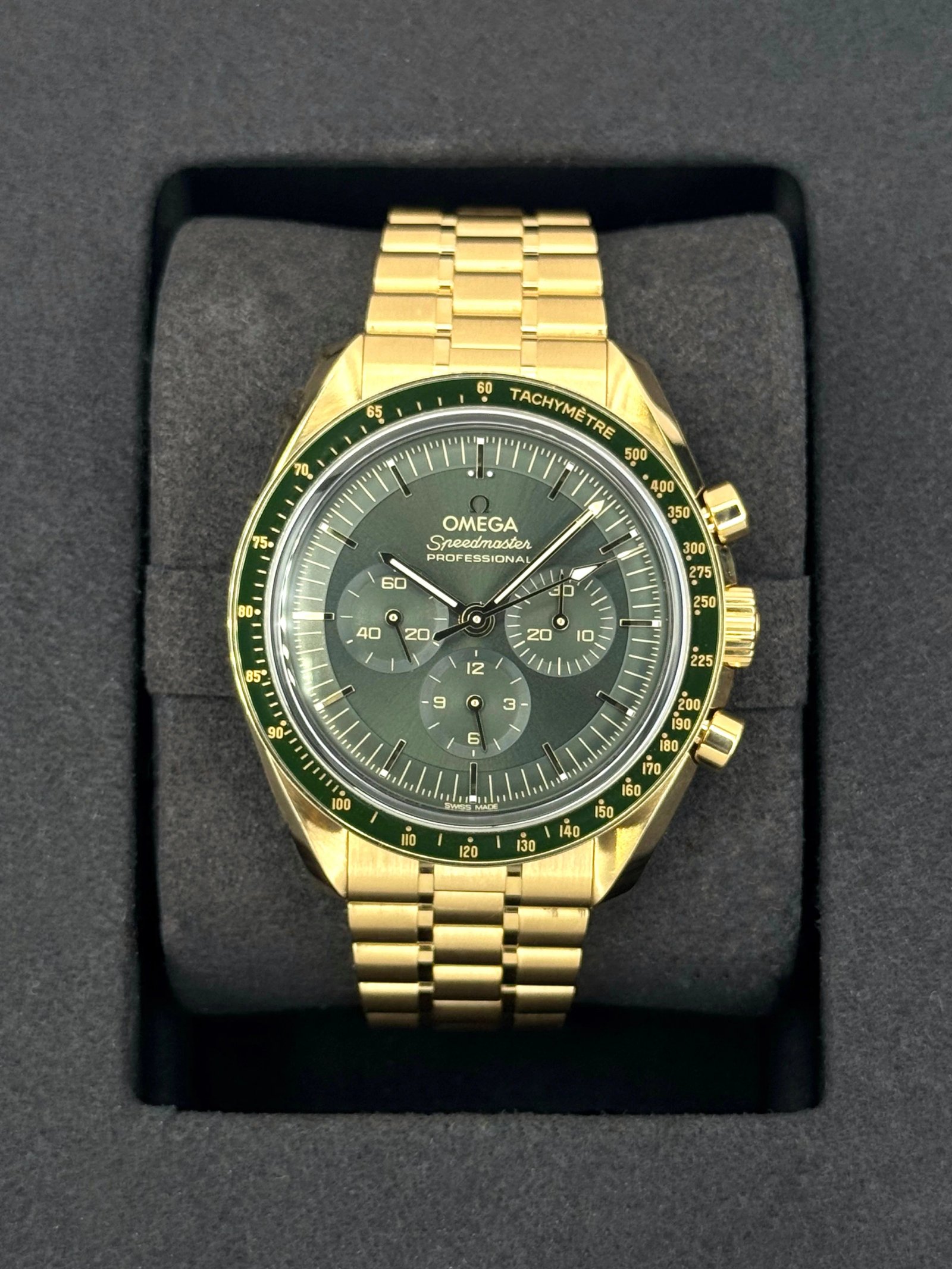 2023 Omega  Speedmaster Moonwatch 42mm Moonshine Gold Green Dial