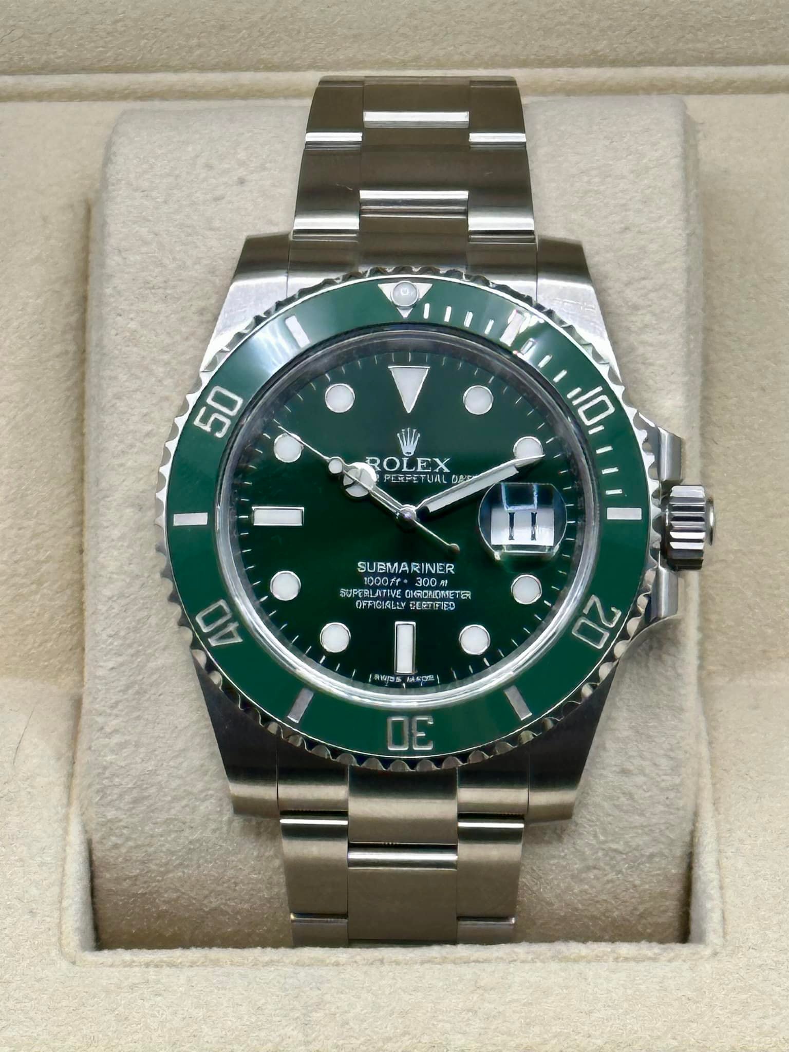 2016 Rolex Submariner "Hulk" 40mm 116610LV Green Dial
