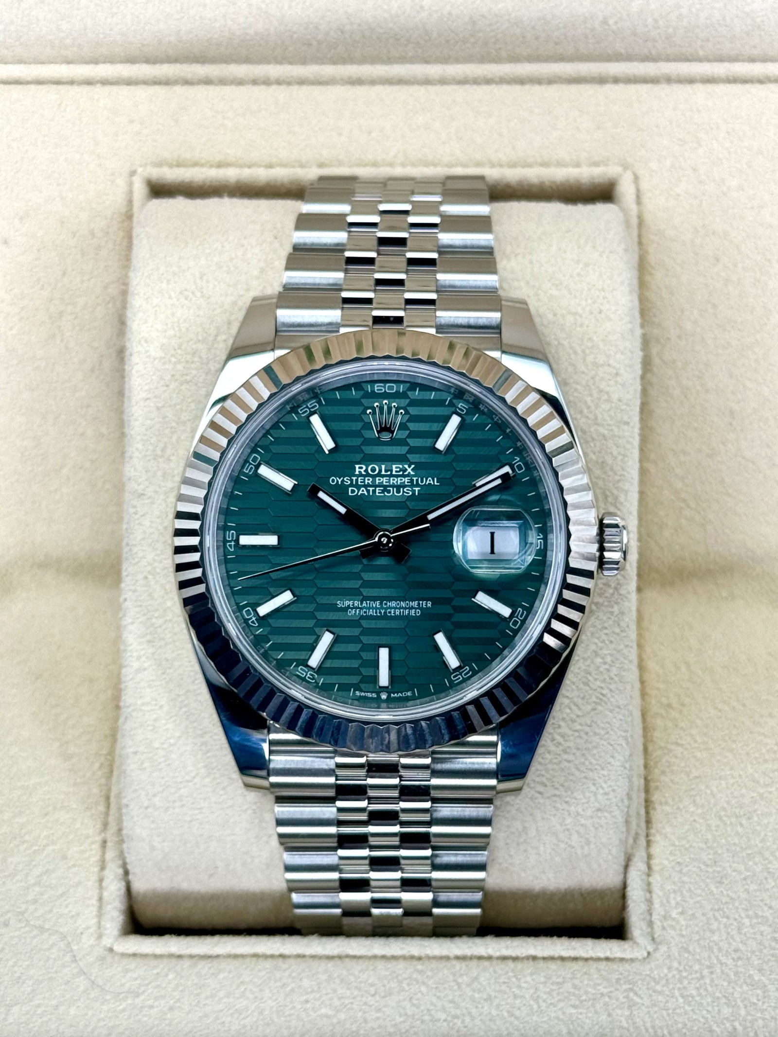 NEW Rolex Datejust 41mm 126334 Jubilee Green Motif Dial