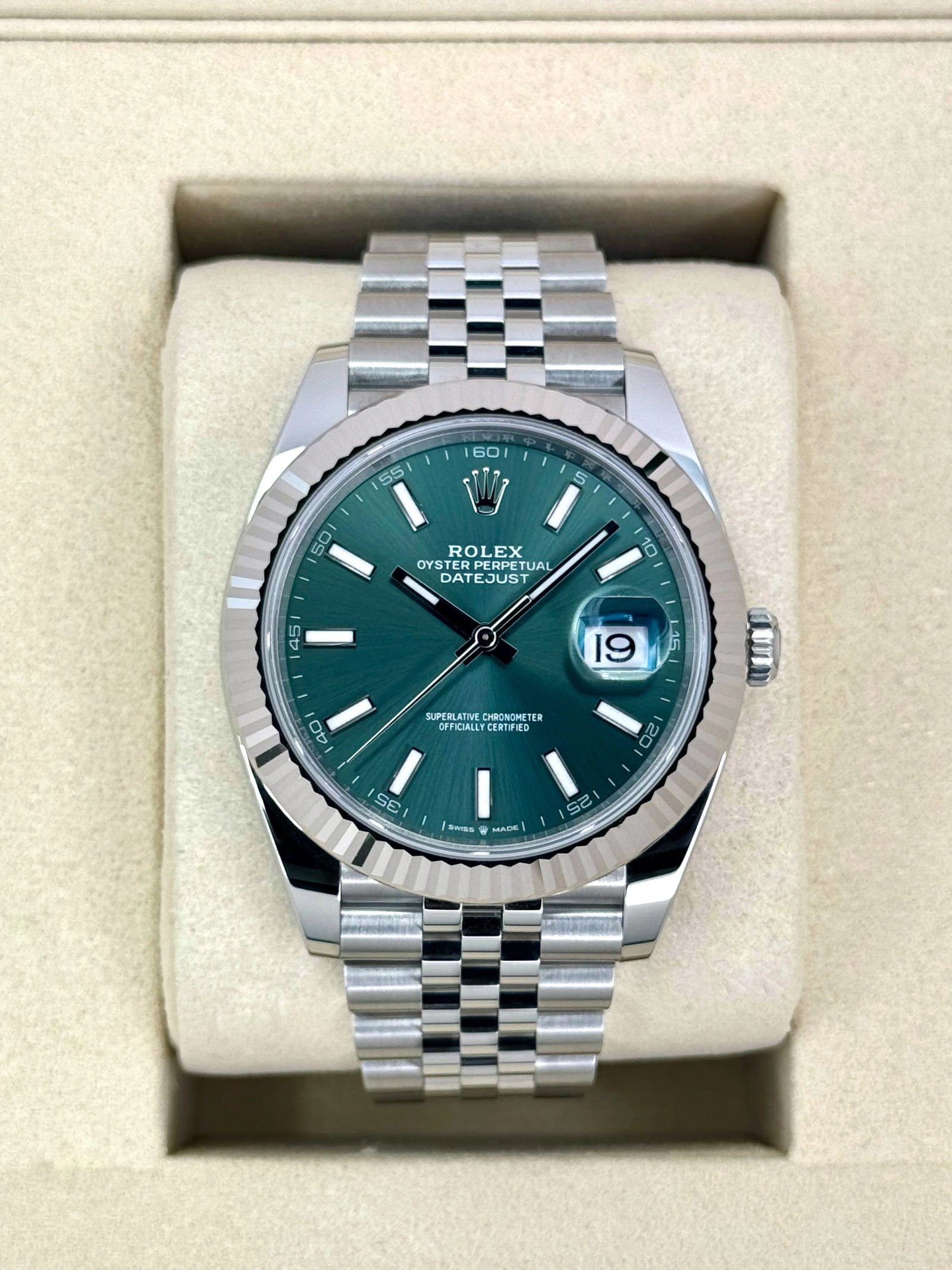 NEW 2025 Rolex Datejust 41mm 126334 Jubilee Green Dial