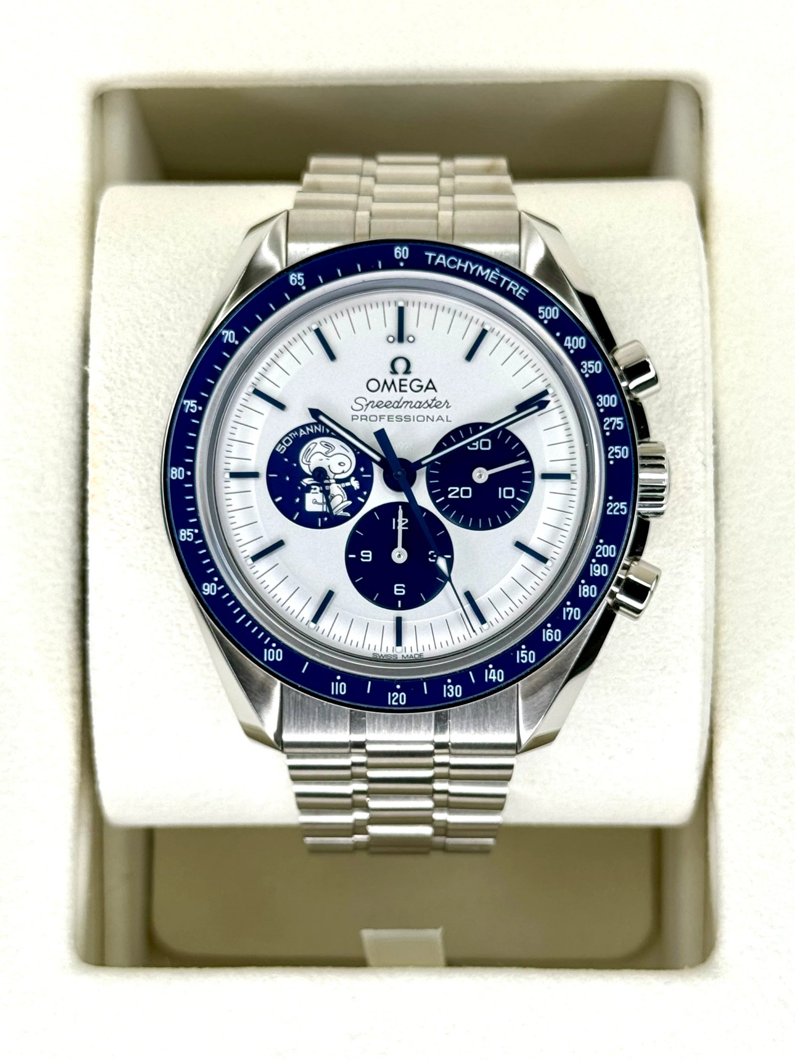 NEW 2024 Omega Speedmaster Silver Snoopy Award 310.32.42.50.02.001
