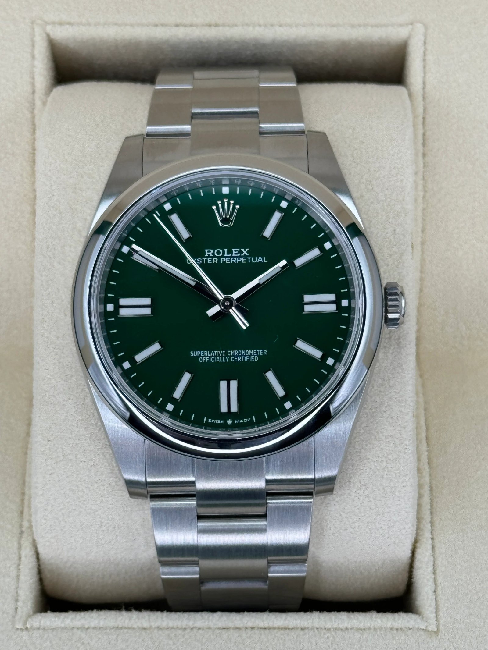 NEW 2023 Rolex Oyster Perpetual 41mm 124300 Green Dial