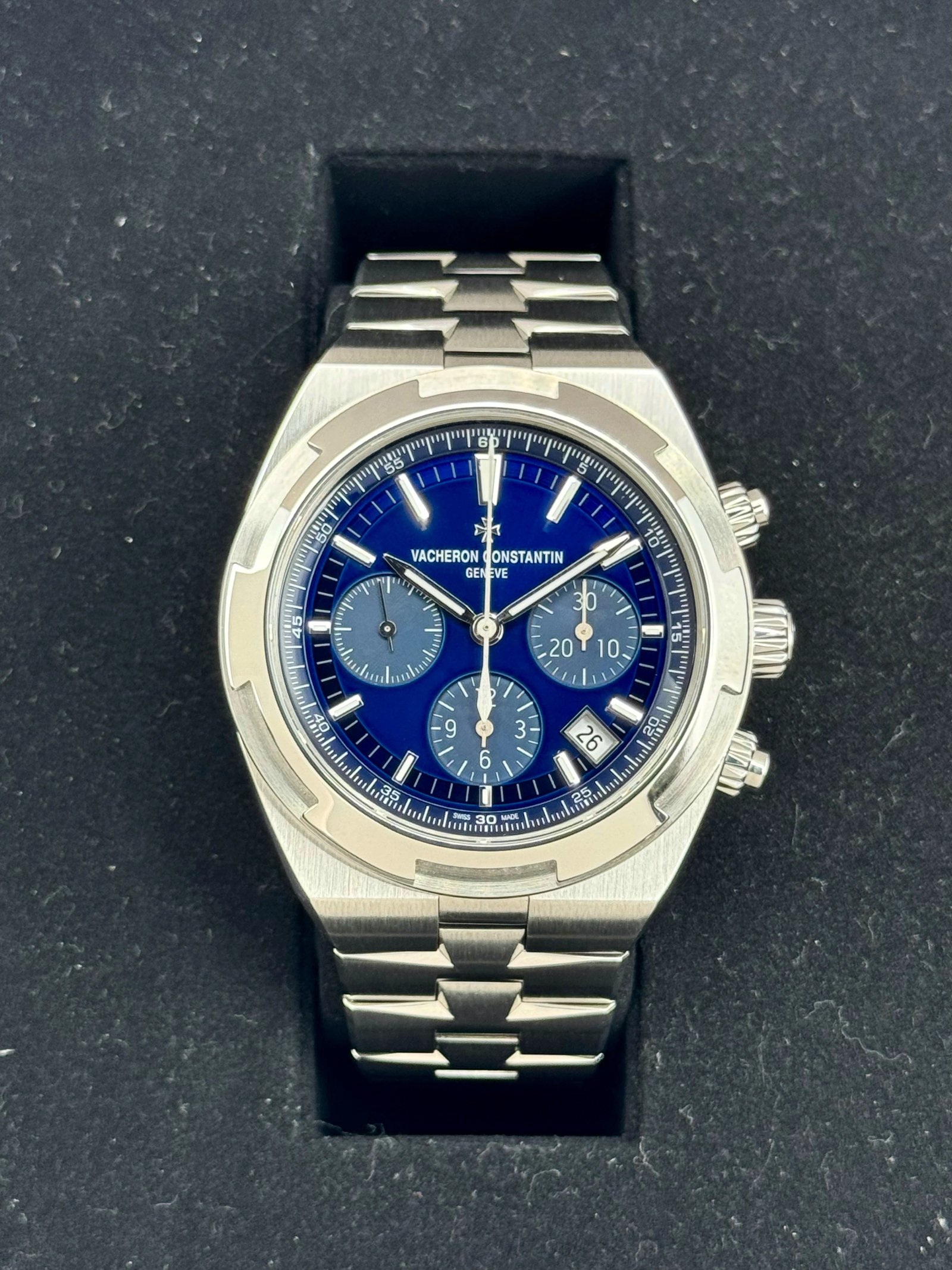 2020 Vacheron Constantin Overseas 42.5mm 5500V Stainless Blue Dial