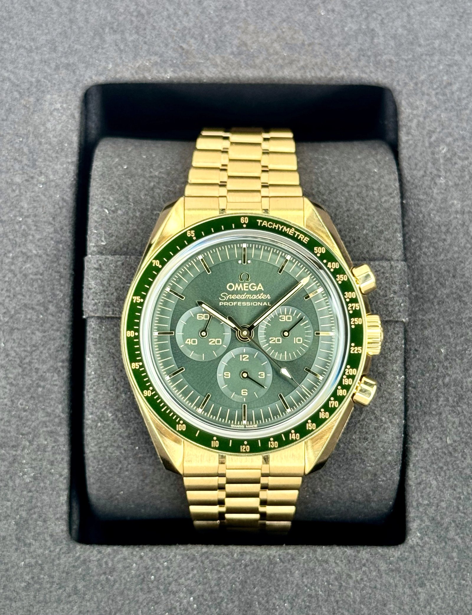 2023 Omega Speedmaster Moonwatch Pro 42mm 310.60.42.50.10.001 Green Dial