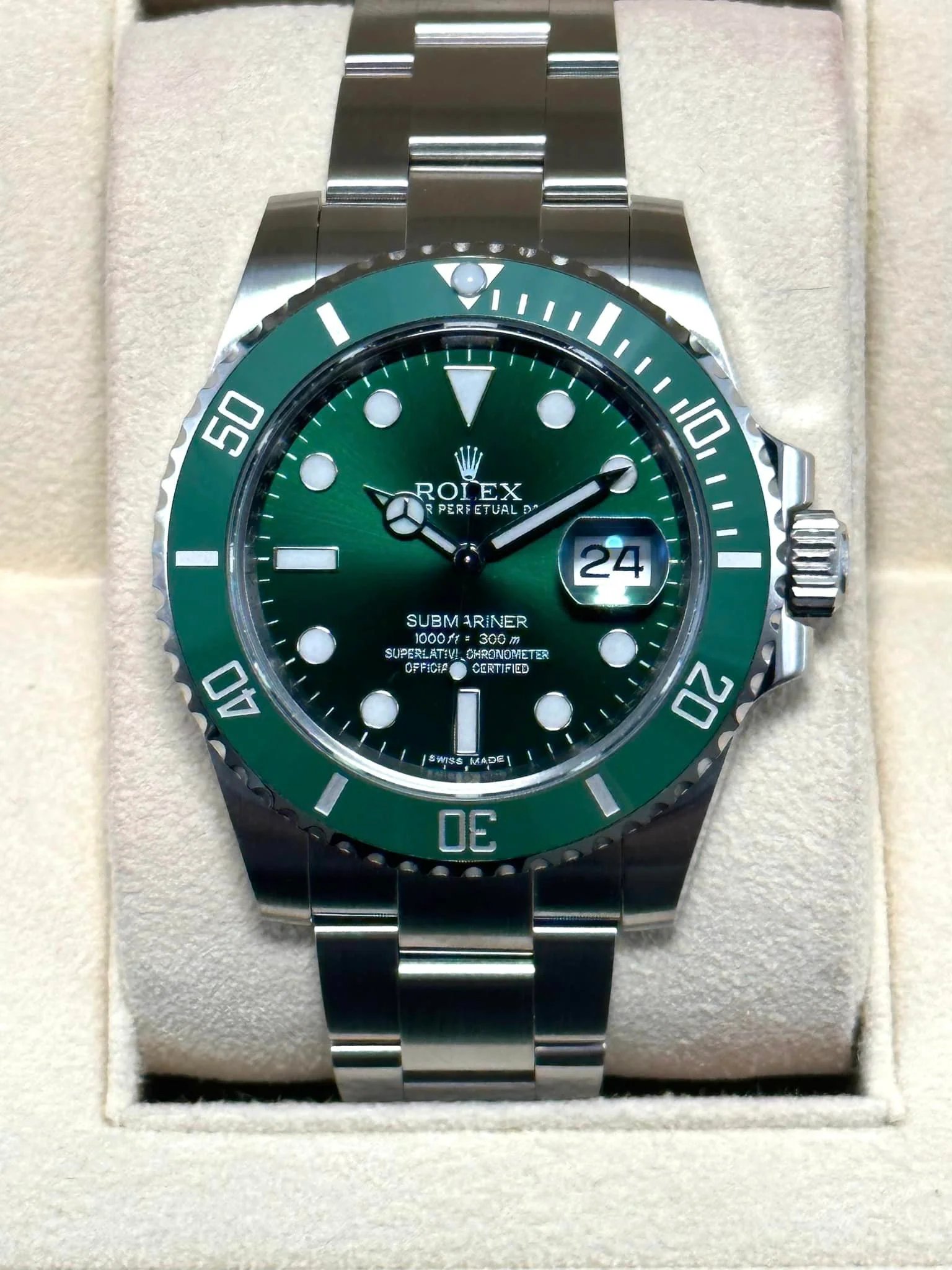 Rolex Submariner "Hulk" 116610LV 40mm Green Dial