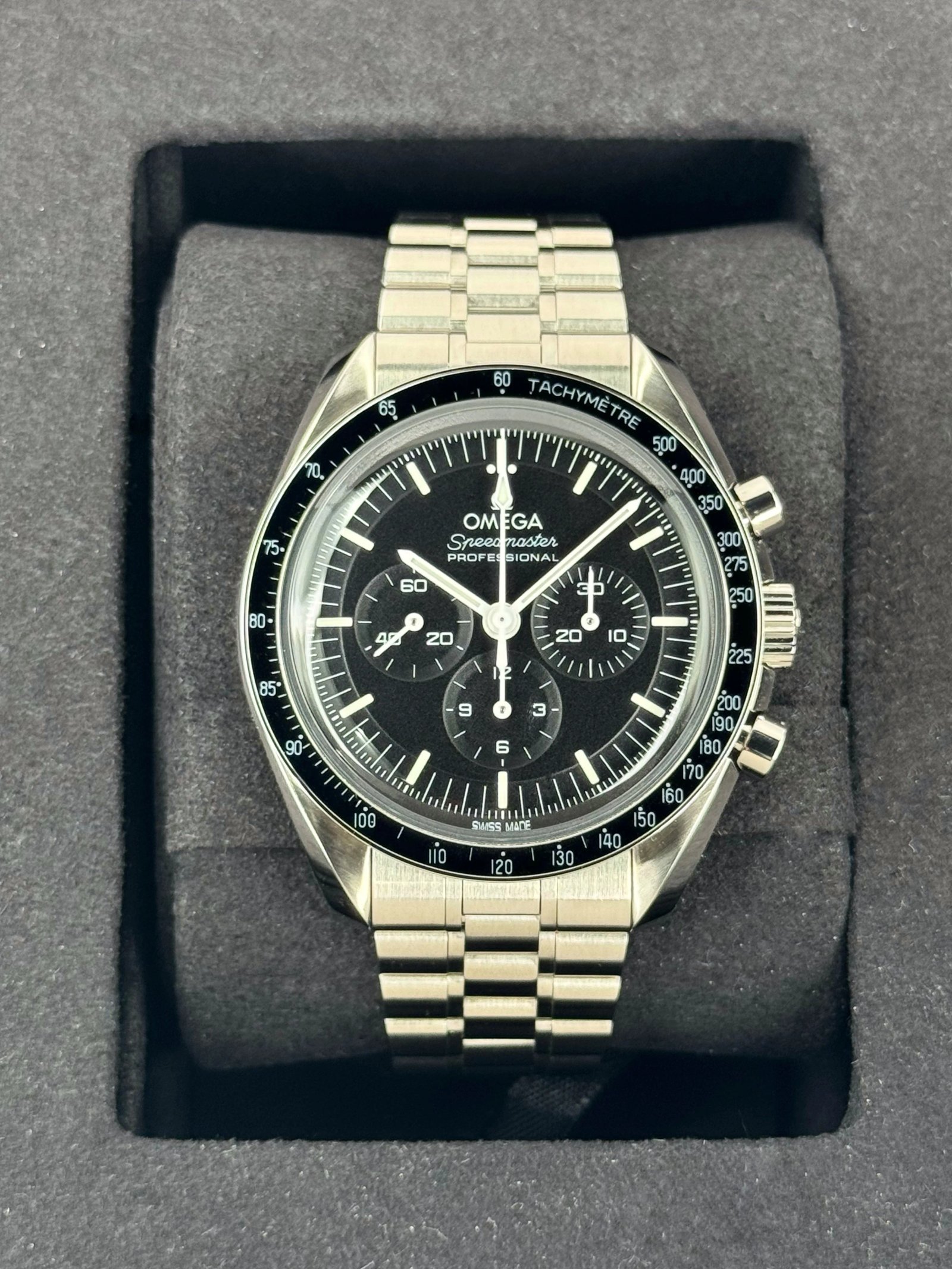 2021 Omega 42mm 310.30.42.50.01.001 Speedmaster Moonwatch