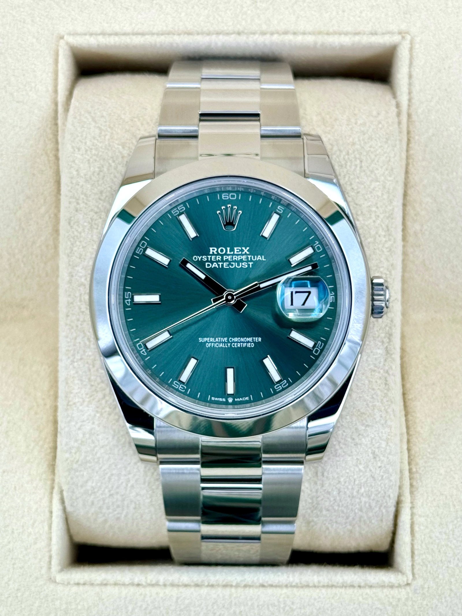 NEW 2025 Rolex Datejust 41mm 126300 Stainless Steel Oyster Green Dial